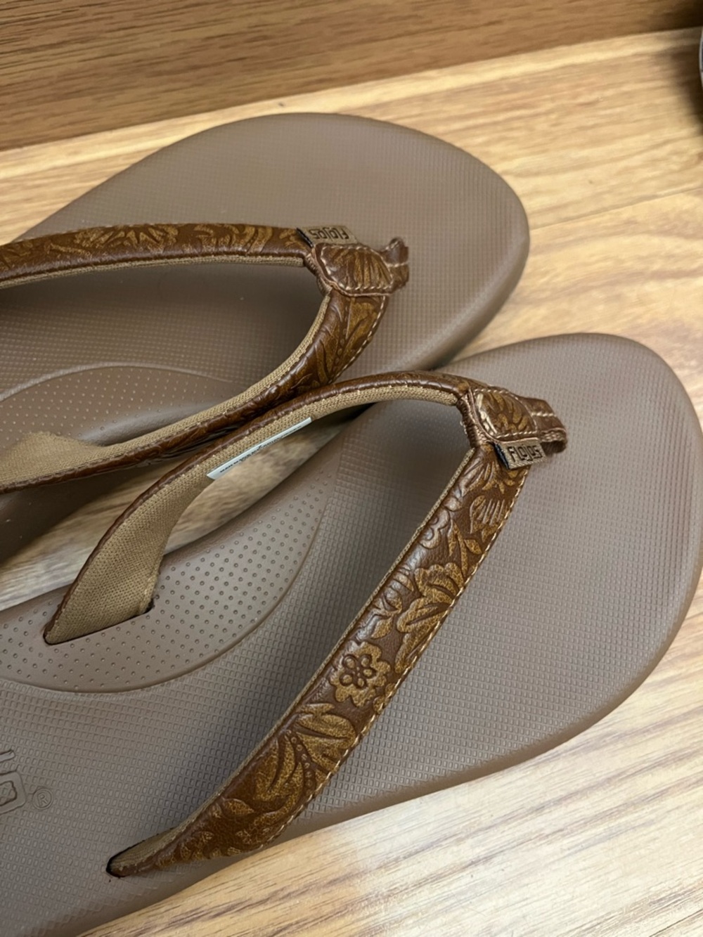 Like New Flojos Rosita Brown Floral-Embossed Flip Flops in size 7 - Picture 3 of 3